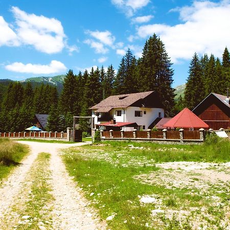 Villa Mounthoff Retreat Moroeni Esterno foto