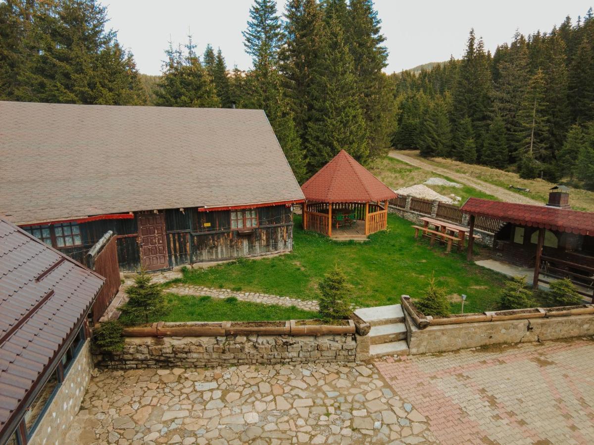 Villa Mounthoff Retreat Moroeni Esterno foto